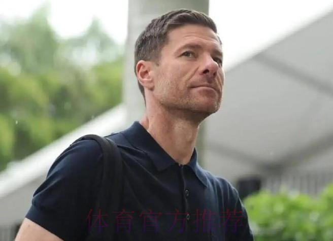 跟队记者:约维奇今夏将离开皇马 他受够了当下处境